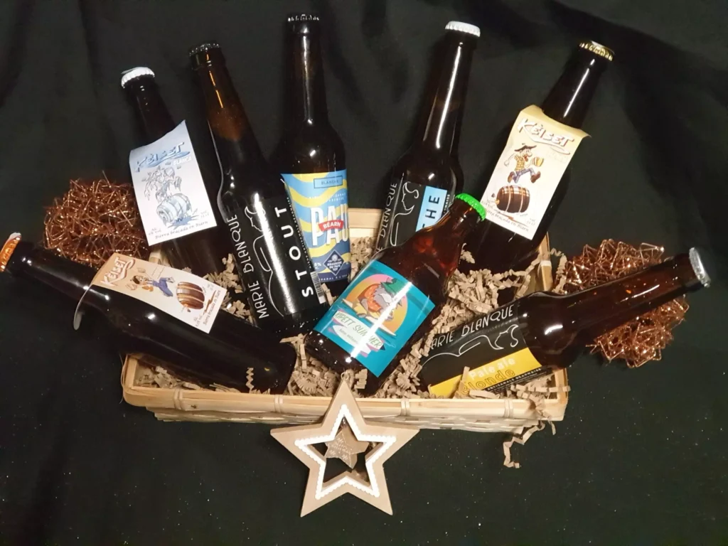 Coffret dégustation de bières artisanales locales assorties : blonde, blanche, ambrée, brune, IPA et Stout, sélection Cav'Ambul Monein