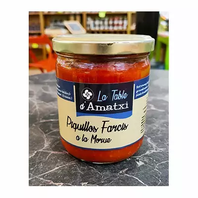 Conserve artisanale de piquillos farcis à la morue par Table d'Amatxi, spécialité basque traditionnelle